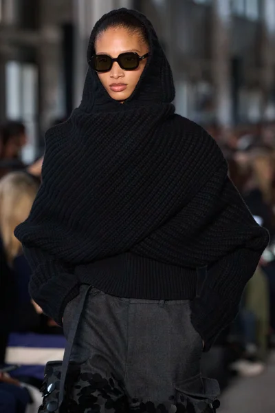 Look 13